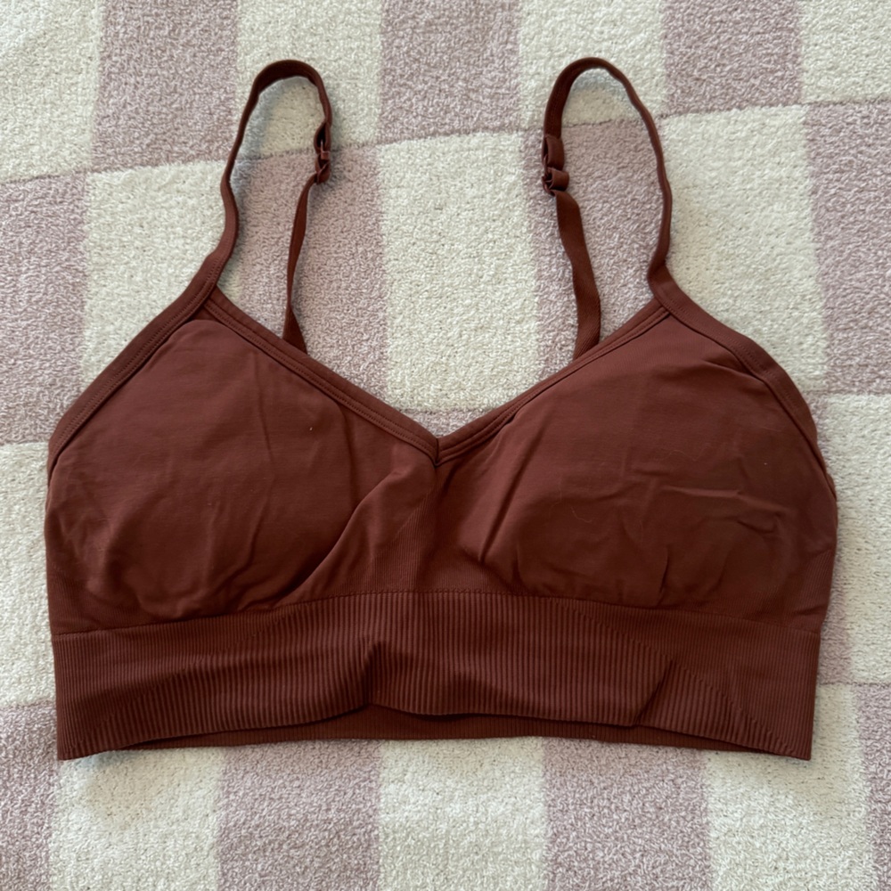LULULEMON EBB TO STREET BRA